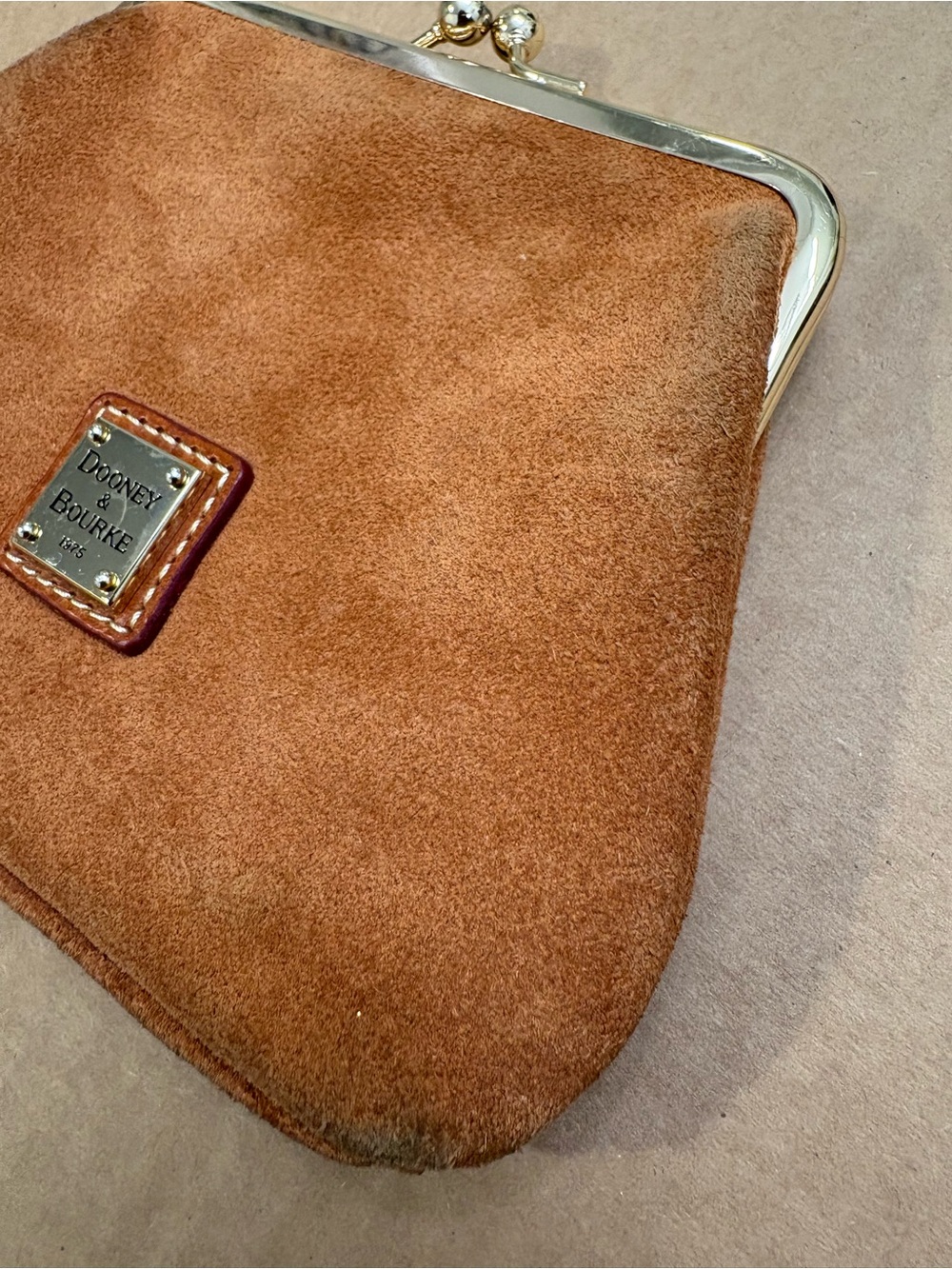 Dooney & Bourke Suede Kiss Lock Wallet Coin Purse Brown Red Lining - Picture 6 of 9